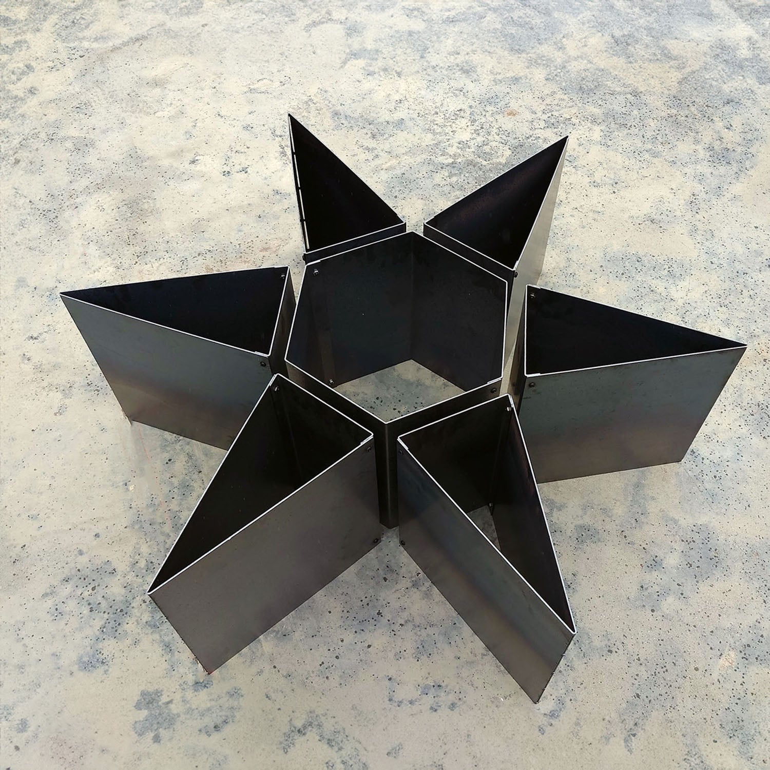 Bellamy Star Shaped Rustic Steel Planter - Indoor Outdoors