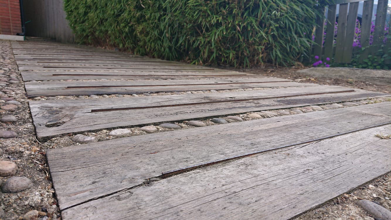 Railway Sleepers with Anti-Slip Treads installed in the centre - offers additional grip when walking over them to ensure you do not slip or fall over on wetter days